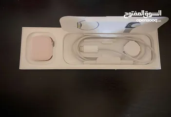  4 Apple Watch Series 9 (41mm) In Color Pink  ساعة ابل الاصدار 9 (41مم)باللون الزهري