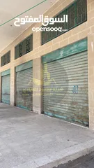  4 رقم الاعلان (2439) ثلاث مخازن تجارية بمساحة 114 متر في ضاحية المدينة المنورة على شارعين