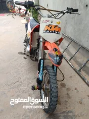  1 KTM . Croz