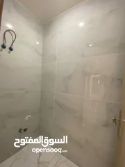  9 شقه 180م طابق أول بالقرب من الكلية العليمة الإسلامية منطقة الفلل