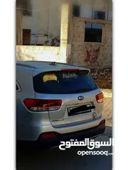  5 جيب كيا سورينتو 2016 باللون السكني