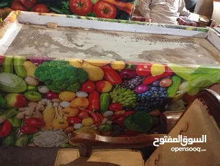  5 رفوف وطاولات خضرة بحاله ممتازه حديد تفصيل
