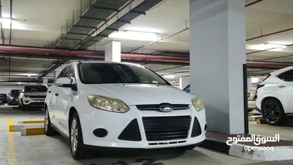  1 Ford Focus S 2013( Sedan)