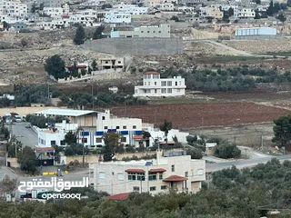  4 ارض للبيع سكنيه بجانب ترخيص جرش منبسطة مثل الكف بجانب فلل حديثه مساحة 800m مفروزه