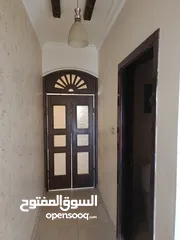  9 شقه فاخره  للايجار ( ديكورات فخمه )