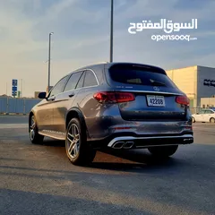  2 Mercedes-Benz GLC300 ( 4 Matic ) - 2018 - Grey