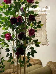  20 أشجار زينه ورد صناعي   متوفر لون احمر فقط  شغل بيتي مرتب بزبط داخلي و خارجي للمنزل وللغرف و للمداخل