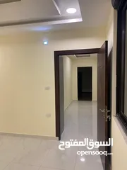  14 للإيجار من المالك مباشرة روف 100 متر مربع تشطيب جديد لعرسان فقط غرفة نوم واحدة