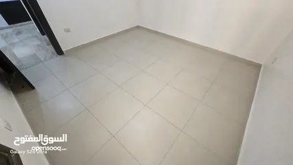  11 شقه فارغة للإيجار سوبر ديلوكس في ام السماق 150 متر