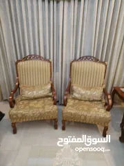  4 بيع  طقم ضيوف عشره مقاعد مكون من ثلاثيه ومجوزتين وثلاث مفارد استعمال قليل.مع برادي عدد2 عرض 290