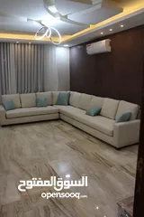  7 للايجار السنوي 3 غرف نوم و ديوانيه بجانب كمبارند الأمعري