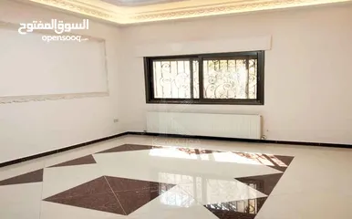  3 فيلا فاخرة للبيع في الظهير