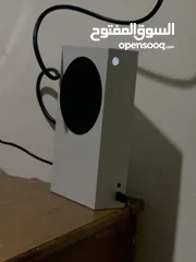  2 اكس بوكس للبيع +شاشه + قير وستيرنج ودعساة جهاز وكاله ولا خدش قابل لل بدل علا دباب الله يبارك لصاحبو