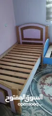  3 تخت للبيع بحالة الوكالة خشب ثقيل