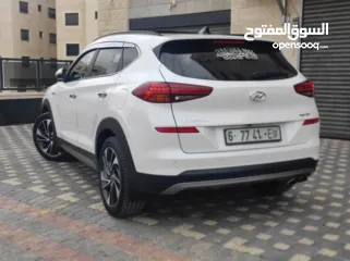  17 هونداي توسان بنزين فل مسكر اضافات دفع رباعي جيب بالكرتونة قطارة بالمصروف