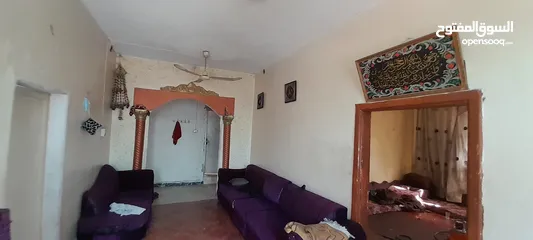  29 بيت مع ارض للبيع