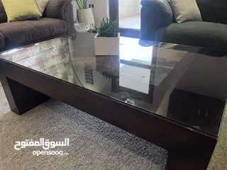  11 اثاث غرفة جلوس (7 مقاعد وبفة) وطاولات وسط وأدراج تلفزيون وتريد ميل، المعروض قابل للبيع بالطقم منفرد