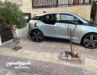 6 للبيع BMW i3 الفئه فحص كامل السيارة نظيفه ولا تحتاج اي صيانه البيع بداعي السفر