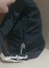  6 حقيبة كتف سوداء ماركة سكتشرز