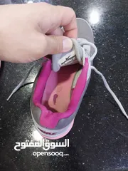  7 حذاء رياضي نايك NIKE للمشي والجري لمسافات طويله مريح جدا اصلي مقاس 39 استعمال خفيف بحال الوكاله مريح
