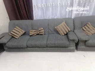  5 طقمين كنب للبيع بسعر مغري