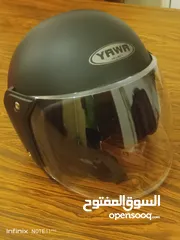  3 خوذه خوذة ركوب دراجه ناريه و سكوتر و دراجة كهرباء و الخيل  وكاب اسود  ومط او لميع و احمر وسكني واقي