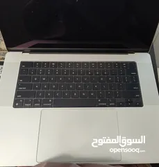  1 MacBook Pro M3 (18 GB)