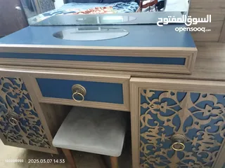  5 غرفة نوم ماستر .. تخت .. وتسريحة .. وخزانه .. كومودينات ثنتين