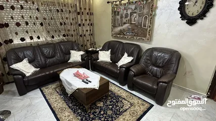  3 طقم كنب امريكي6 مقاعد جلد طبيعي من آشلي