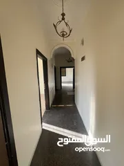  15 شقة للبيع في ضاحية الأمير حسن  طابق ثالث الأخير بدون مصعد  مكونة من : 2 غرفة نوم  صالون  2 حمام  مطب