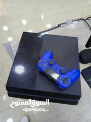  1 بلاستيشن 4 مستعمل بحالة ممتازة  PS4 FAT HDD 500 كفالة شهر في نقره بالكفر  السعر 104 دينار فقط