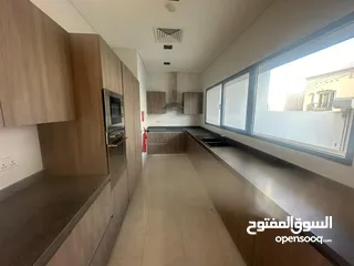  5 townhouse for rent in Qurum