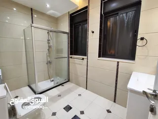  2 للايجار شقه طابقيه جزء من فيللا بجانب اوريدوو