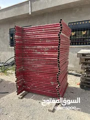 32 اكرو و سلالم مستعمل بحالة الجديد للبيع تصلح لكافة الارتفاعات بتصميم متكامل و مستورد من الصين