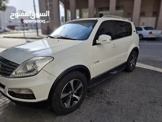  1 3.2 litre V6 4×4 7 seater SUV with beige interior