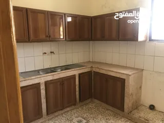  8 بيت للبيع طابق ارضي فقط