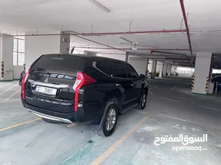  4 Mitsubishi Montero Sport