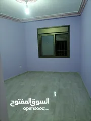  16 شقه للبيع ابونصير مطله على شارع الاردن