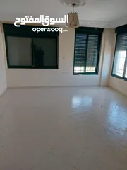  4 الشقة دور ثالث مع المال مباشر