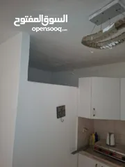  3 ستوديو خلف الاستراحة