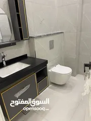  18 روف مميز جدا للبيع الراهبات مقابل جويل بلازا مساحة 245 متر وتراس 110 متر
