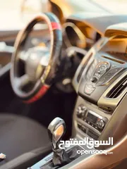  8 فورد فوكس 2015 للبيع فل إضافات  1600 بنزين