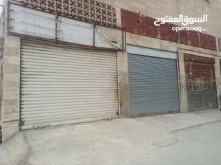  3 مخازن عدد اثنين للبيع  مساحه كل واحد 48 وسده 45 يعني 90 متر للاستفسار ويصلح صناعي وغذاىي الموقع اهل