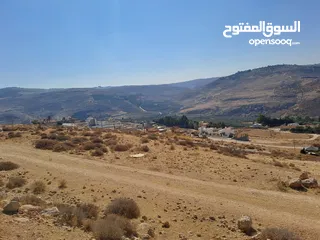 3 زبود وسيل حسبان/ ارض 4400م خلف دار الدواء اطلاله خلابه قرب اسكان التربيه بسعر مغري