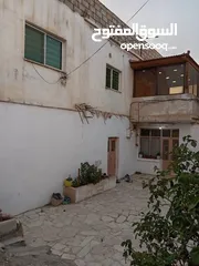  5 بيت مستقل للبيع عباره عن طابقين مستقلات