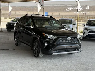  6 تويوتا راف فور ((2023)) XLE بريميوم، بطارية ليثيوم، فحص كامل، فل كامل، فورويل، حره، بسعر مميز..
