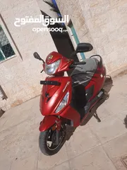  8 سكوتر هيرو للبيع 2032 او بدر على دراجات نارية غيارات