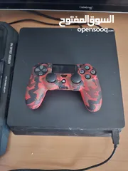  1 بلايستيشن فور سليم مع يد الجهاز مستعمل نظيف مع إيد و3 كفرات للإيد + fc25+for للبيع ولعبة فيفا 26