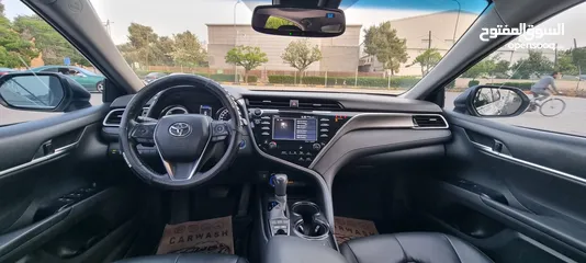  14 Toyota Camry SE 2018