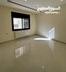  9 شقة ارضيه مع مدخل خاص في الجبيهة حي ام زويتينه بتشطيب فندقي